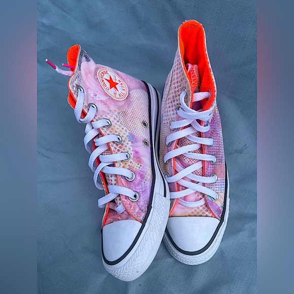 Converse Chuck Taylor All Star Hi ‘Digital Floral- Lava’ - 553296F - Picture 2 of 8